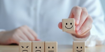 Relier ce qui dissocie pour transformer l'expérience client
